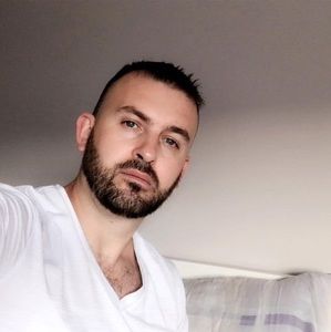 Meet your Posher, Iza